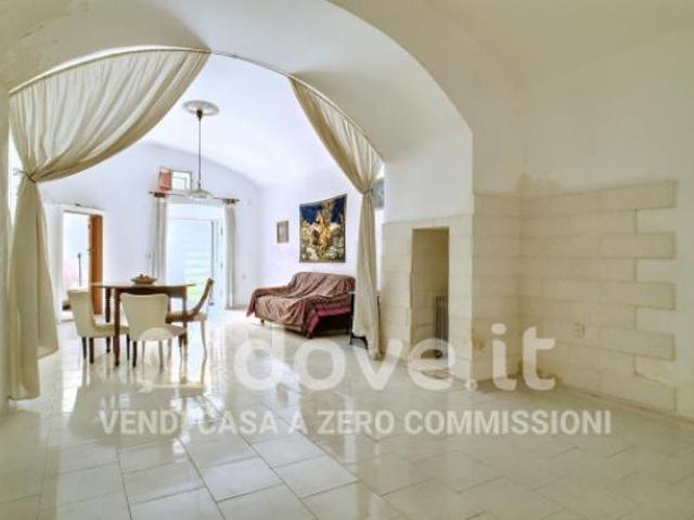 Casa indipendente di 150 m con 4 locali in vendita a Grottaglie