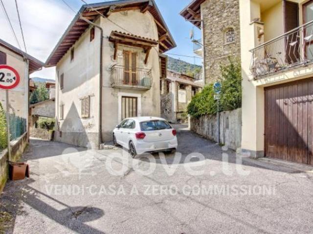 Casa indipendente di 150 m con 5 locali in vendita a Brissago Valtravaglia