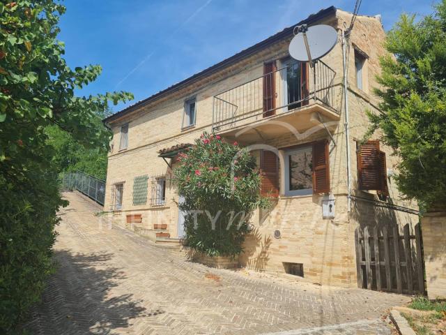 Casa indipendente di 160 m2 a Montegiorgio 160m² Montegiorgio