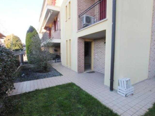Casa indipendente di 180 m con 4 locali e box auto doppio in vendita a Saonara