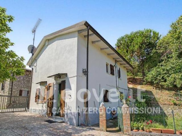Casa indipendente di 199 m con più di 5 locali in vendita a Monzuno