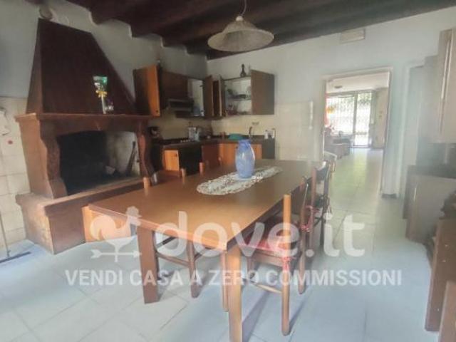 Casa indipendente di 220 m con 5 locali e posto auto in vendita a Crespadoro [rif. DV 13736]