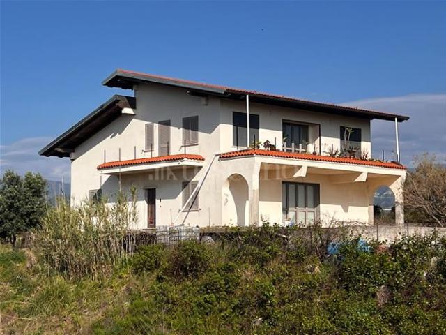 Casa Indipendente di 240 mq a Archi, Gallico, Catona Reggio di Calabria