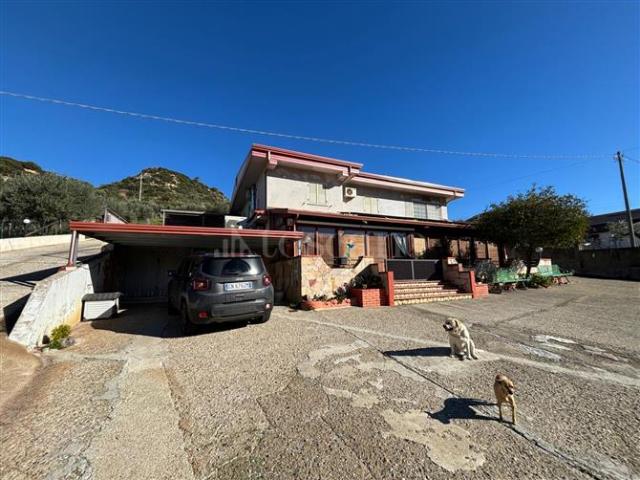 Casa Indipendente di 340 mq a Borgia