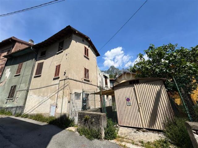 Casa Indipendente di 376 mq a Germanedo, Belledo Lecco