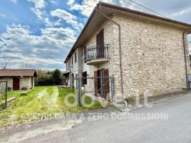 Casa indipendente di 378 m con più di 5 locali e box auto doppio in vendita a Contigliano [rif. DV 12593]