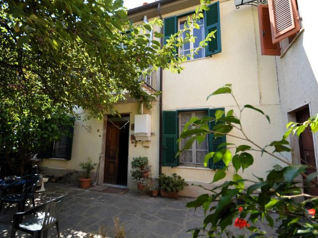 Casa indipendente in vendita, Montignoso capanne