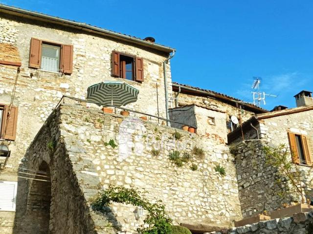 Casa indipendente in vendita a Cottanello RI