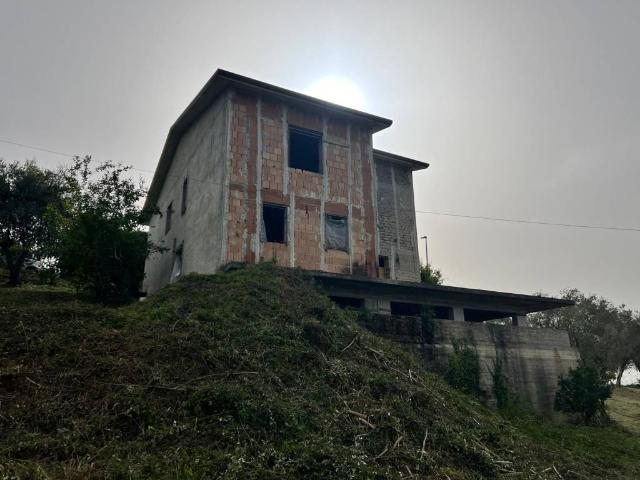 Casa indipendente in vendita a Colfelice FR