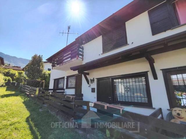 Casa indipendente in vendita a Colico LC