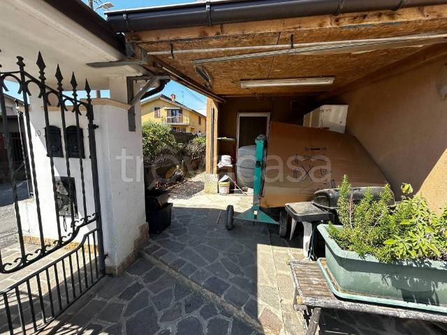 Casa indipendente in vendita a Cologno al Serio via Don Cirillo Pizio