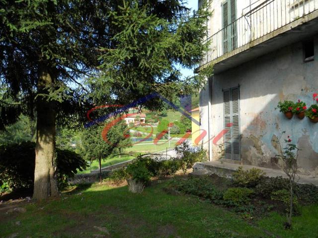Casa indipendente in vendita a Colle Brianza LC