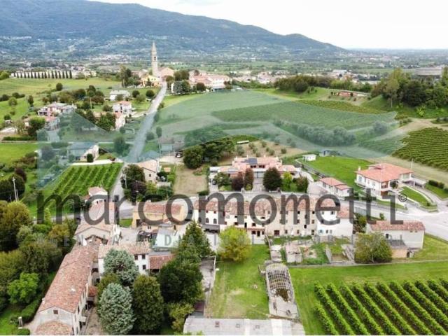 Casa indipendente in vendita a Colle Umberto TV