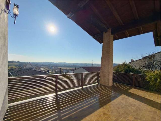 Casa indipendente in vendita a Colle Umberto TV