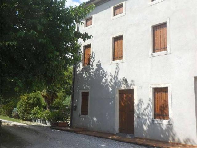 Casa indipendente in vendita a Colle Umberto TV