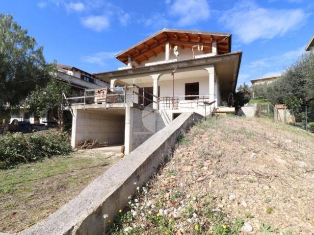Casa indipendente in vendita a Collecorvino PE