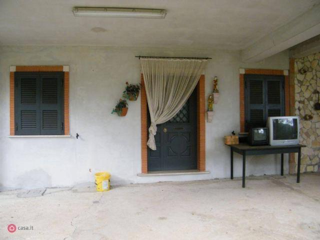 Casa indipendente in vendita a Collepardo FR