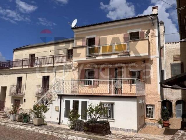 Casa indipendente in vendita a Collepietro via Mazzini, 59