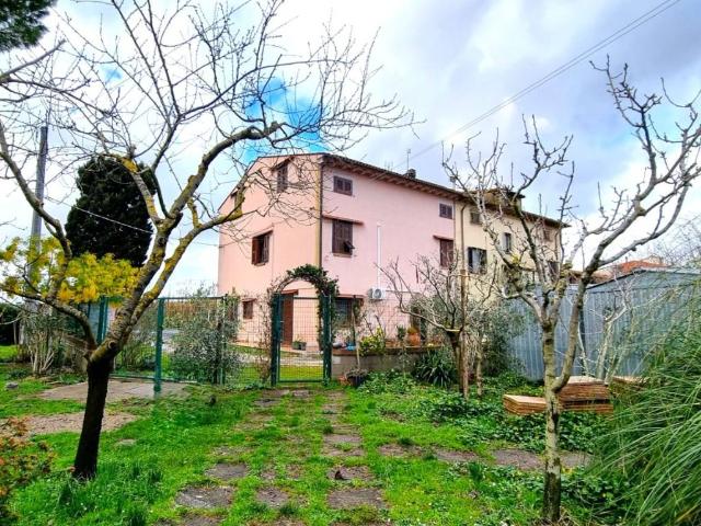 Casa indipendente in vendita a Collesalvetti LI