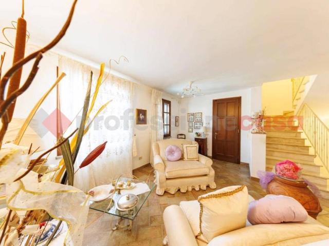 Casa indipendente in vendita a Collesalvetti LI