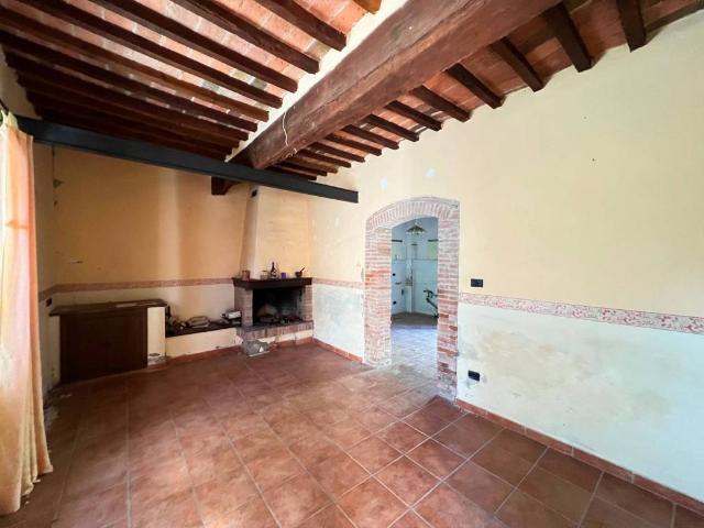 Casa indipendente in vendita a Collesalvetti LI