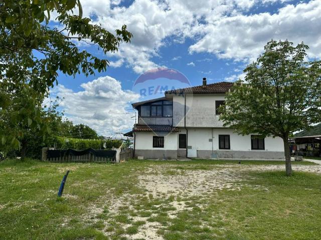 Casa indipendente in vendita a Colli a Volturno IS