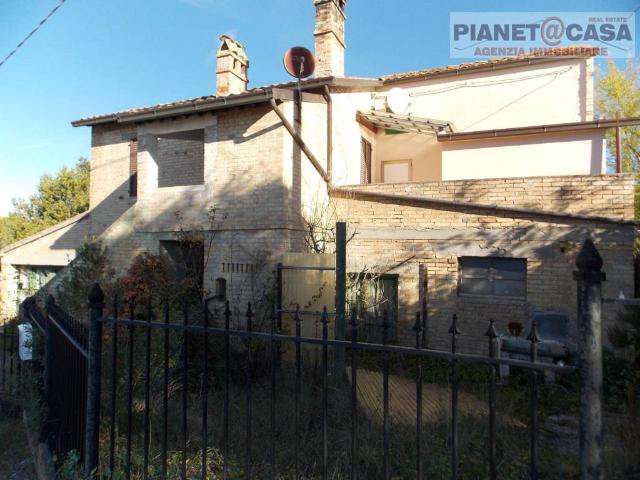 Casa indipendente in vendita a Colli del Tronto AP