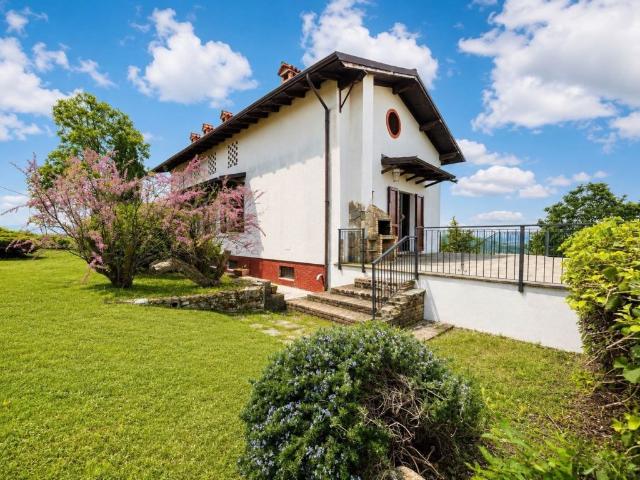 Casa indipendente in vendita a Colli Verdi