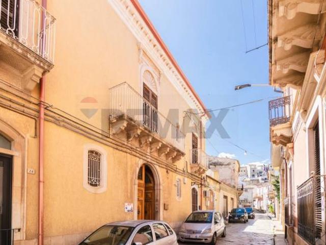 Casa Indipendente in vendita a Comiso, Centro