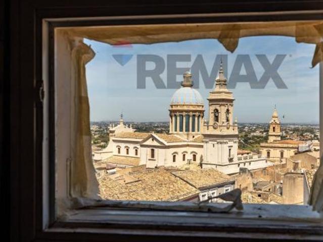 Casa Indipendente in vendita a Comiso, Centro