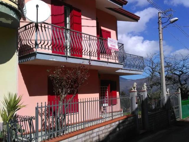 Casa indipendente in vendita a Conca della Campania CE