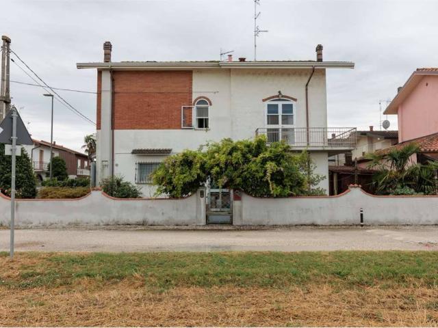 Casa indipendente in vendita a Copparo FE