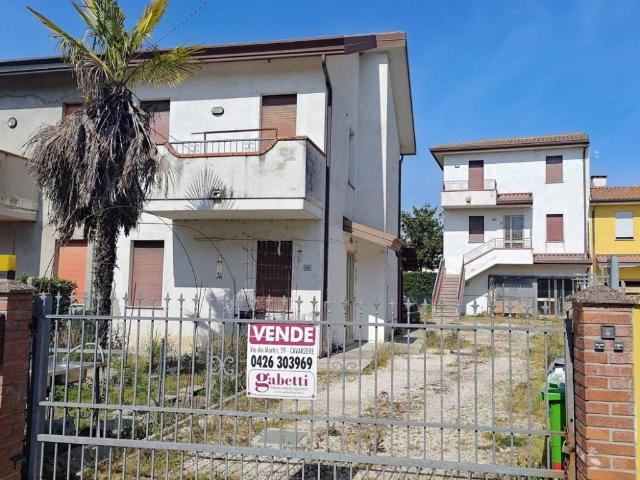 Casa indipendente in vendita a Corbola RO