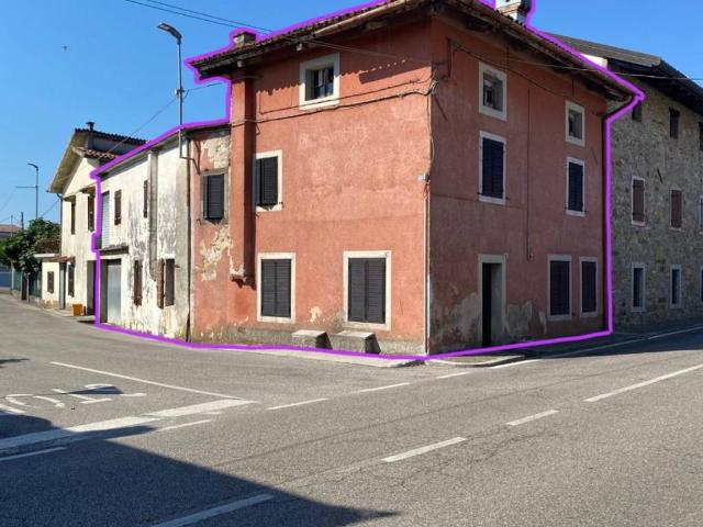 Casa indipendente in vendita a Corno di Rosazzo UD