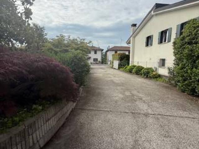 Casa indipendente in vendita a Corno di Rosazzo UD