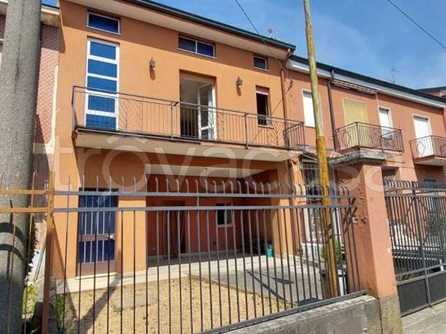 Casa indipendente in vendita a Cornate d'Adda via Carotte, 9