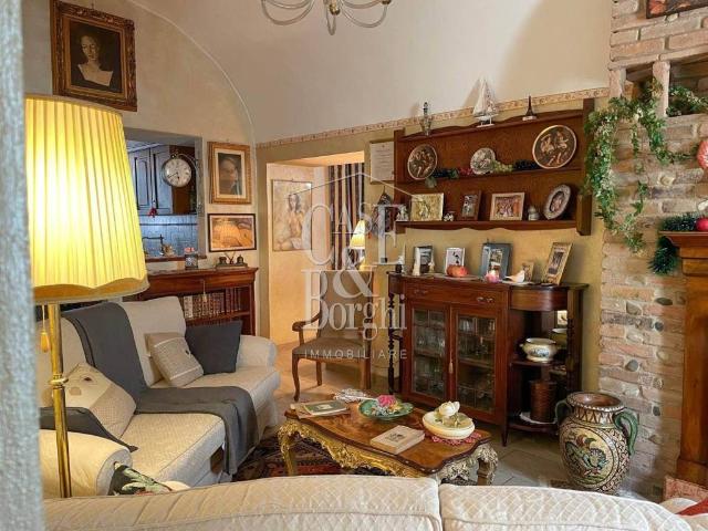 Casa indipendente in vendita a Cornale e Bastida PV