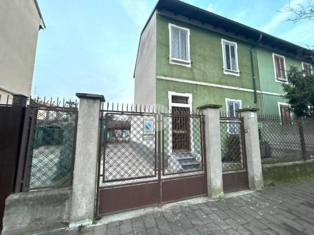 Casa indipendente in vendita a Corsico MI