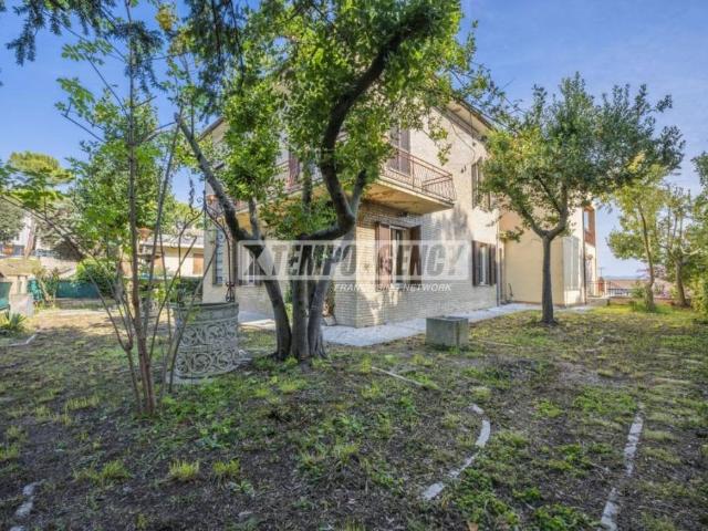 Casa indipendente in vendita a Corridonia via Sibillini