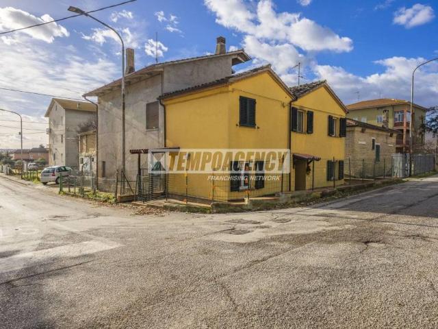 Casa indipendente in vendita a Corridonia MC