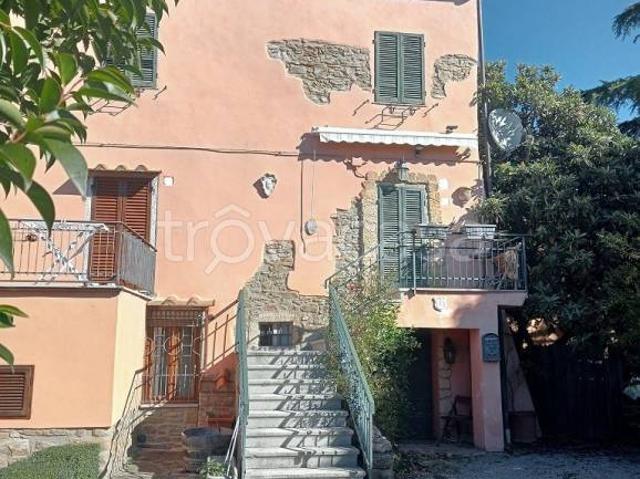Casa indipendente in vendita a Cortona