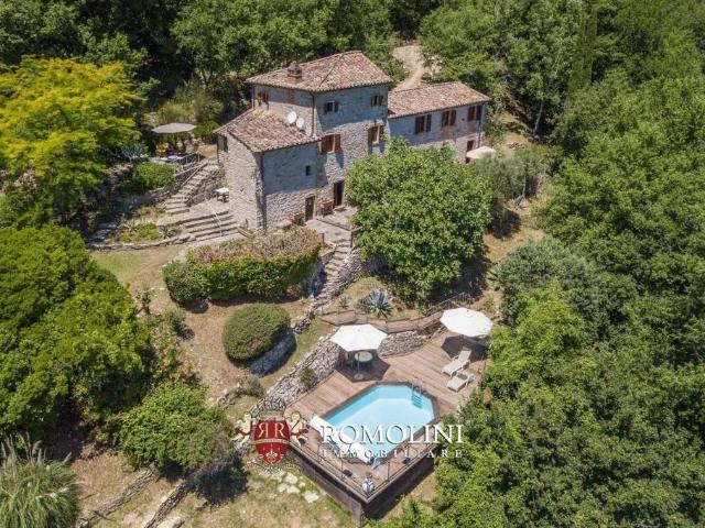 Casa indipendente in vendita a Cortona