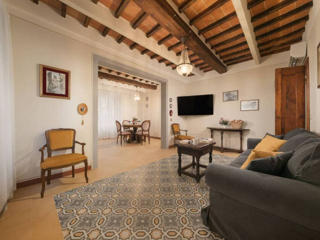 Casa indipendente in vendita a Cortona AR