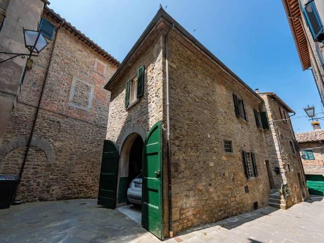 Casa indipendente in vendita a Cortona AR