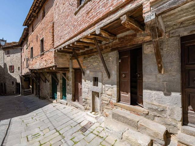 Casa indipendente in vendita a Cortona AR