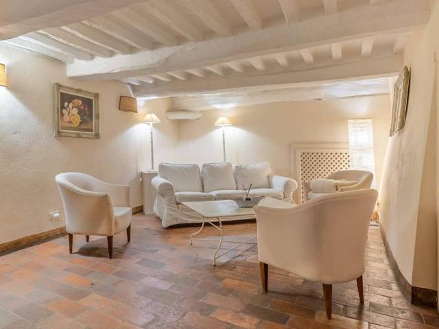 Casa indipendente in vendita a Cortona AR