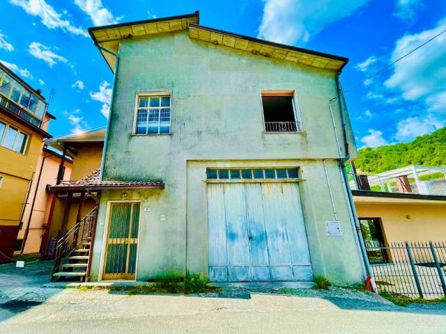 Casa indipendente in vendita a Corte Brugnatella PC