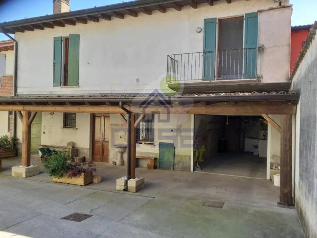 Casa indipendente in vendita a Corte de' Cortesi con Cignone CR