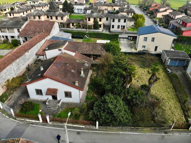 Casa indipendente in vendita a Corte de' Frati CR