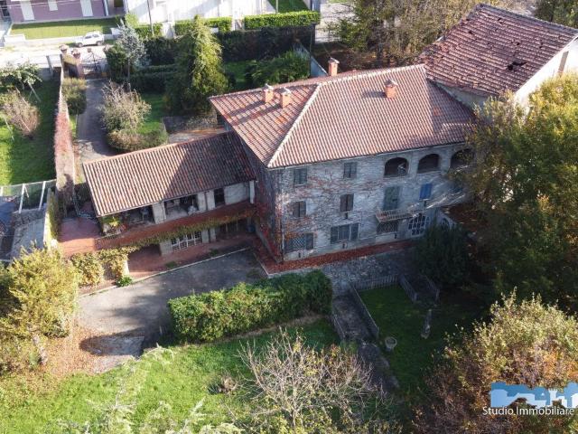 Casa indipendente in vendita a Cortemilia